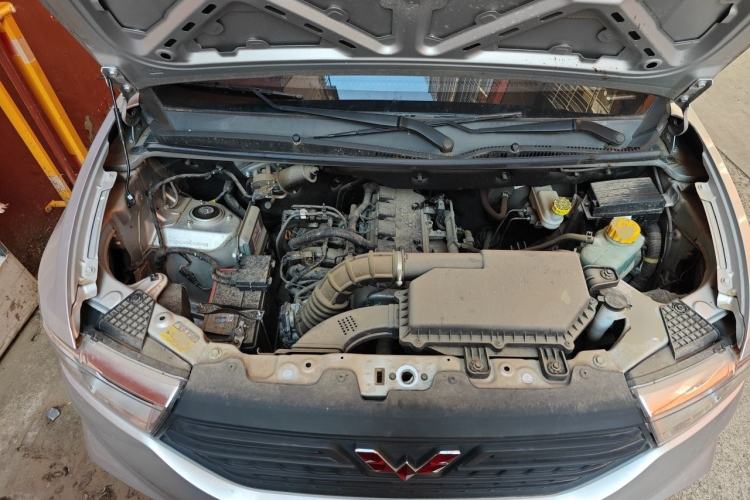 Used Wuling Hongguang V 2022 1.5L Jingqu Edition Electric-Assist LAR Engine Bay