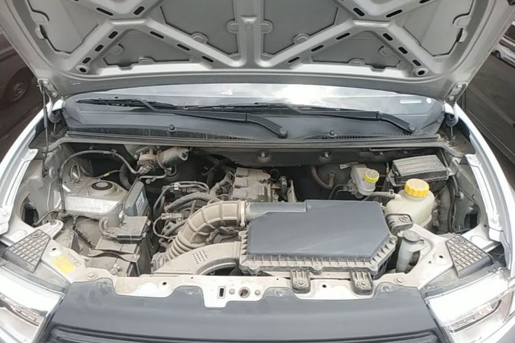 Used Wuling Hongguang V 2022 1.5L Jingqu Edition Electric-Assist LAR Engine Bay