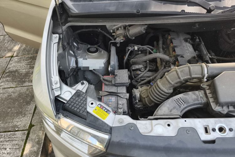 Used Wuling Hongguang V 2022 1.5L Jingqu Edition Electric-Assist LAR Engine Bay Right