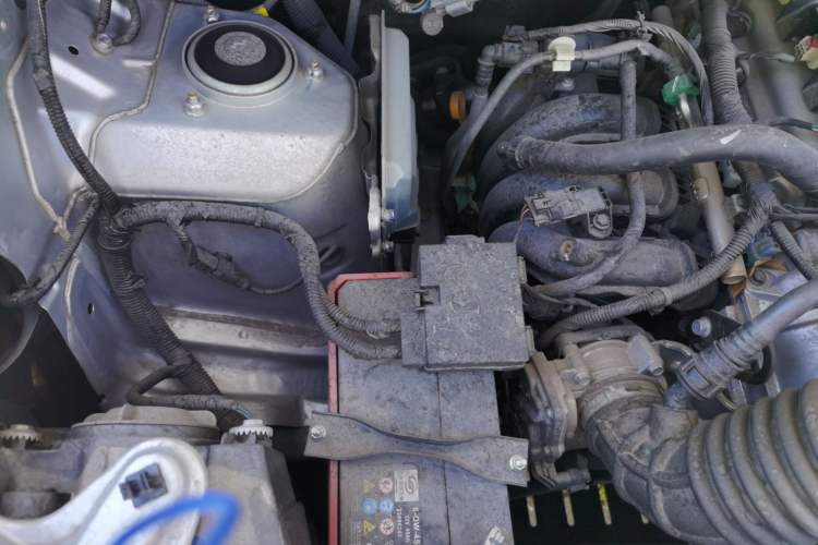 Used Wuling Hongguang V 2022 1.5L Jingqu Edition Electric-Assist LAR Engine Bay Right