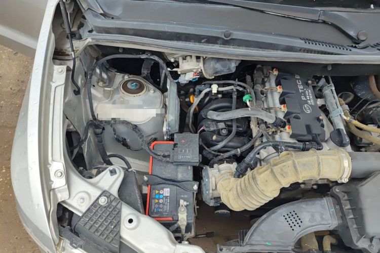 Used Wuling Hongguang V 2022 1.5L Jingqu Version Hydraulic Power Steering LAR Engine Bay Right