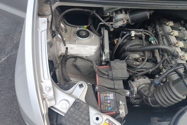 Used Wuling Hongguang V 2022 1.5L Jingqu Version Hydraulic Power Steering LAR Engine Bay Right