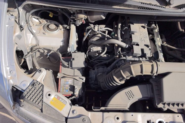 Used Wuling Hongguang V 2022 1.5L Jingqu Edition Electric-Assist LAR Engine Bay Right