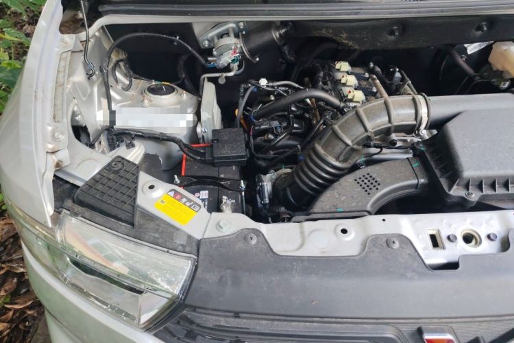 Used Wuling Hongguang V 2022 1.5L Jingqu Version Hydraulic Power Steering LAR Engine Bay Right