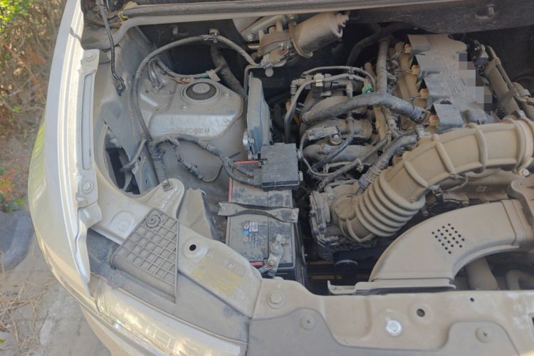 Used Wuling Hongguang V 2022 1.5L Jingqu Version Hydraulic Power Steering LAR Engine Bay Right