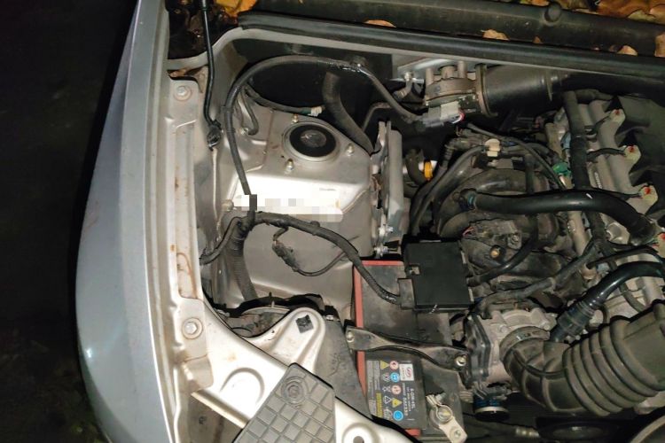 Used Wuling Hongguang V 2022 1.5L Jingqu Version Hydraulic Power Steering LAR Engine Bay Right