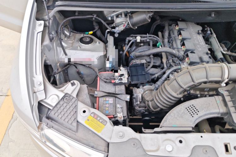 Used Wuling Hongguang V 2022 1.5L Jingqu Edition Electric-Assist LAR Engine Bay Right