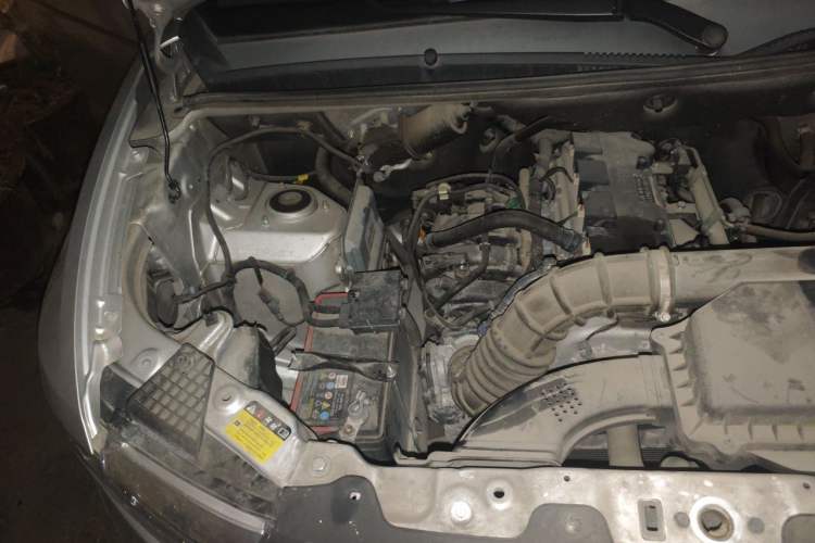 Used Wuling Hongguang V 2022 1.5L Jingqu Edition Electric-Assist LAR Engine Bay Right