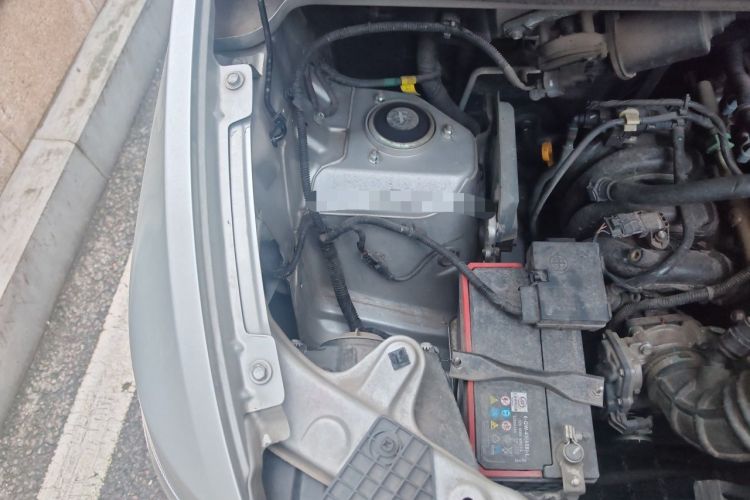 Used Wuling Hongguang V 2022 1.5L Jingqu Edition Electric-Assist LAR Engine Bay Right