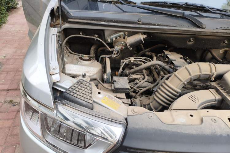 Used Wuling Hongguang V 2022 1.5L Jingqu Version Hydraulic Power Steering LAR Engine Bay Right