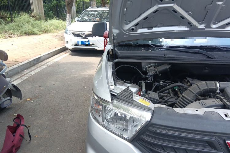 Used Wuling Hongguang V 2022 1.5L Jingqu Edition Electric-Assist LAR Engine Bay Right