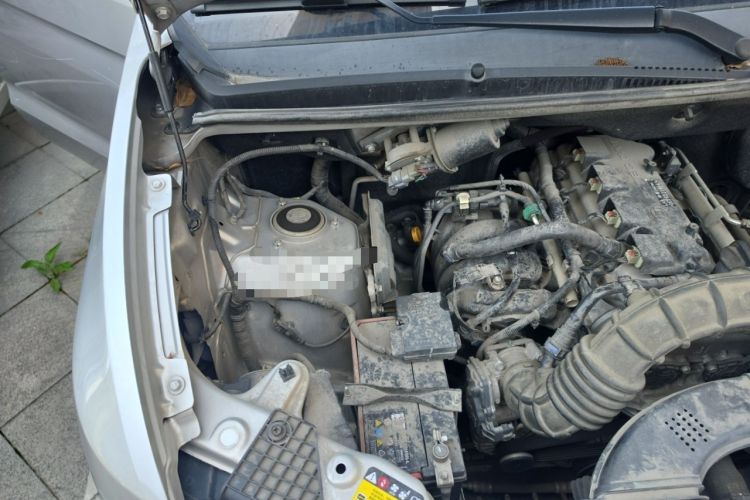 Used Wuling Hongguang V 2022 1.5L Jingqu Version Hydraulic Power Steering LAR Engine Bay Right