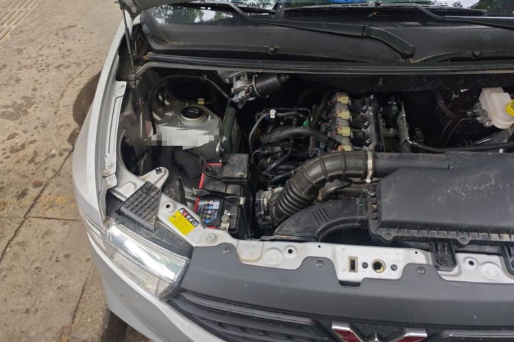 Used Wuling Hongguang V 2022 1.5L Jingqu Version Hydraulic Power Steering LAR Engine Bay Right