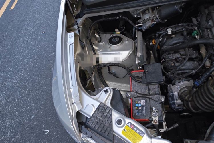 Used Wuling Hongguang V 2022 1.5L Jingqu Edition Electric-Assist LAR Engine Bay Right