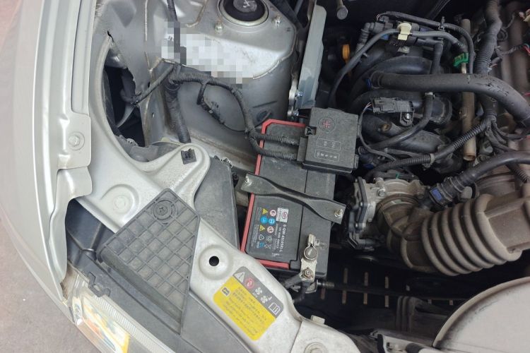 Used Wuling Hongguang V 2022 1.5L Jingqu Edition Electric-Assist LAR Engine Bay Right