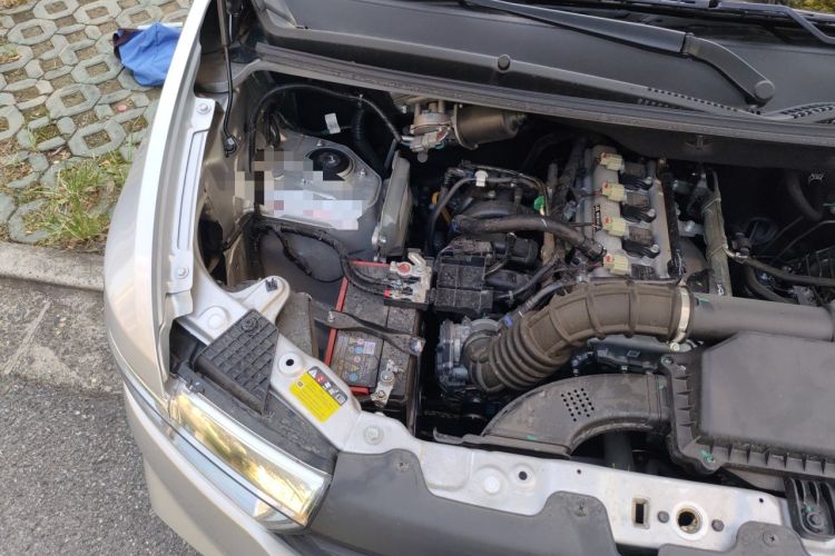 Used Wuling Hongguang V 2022 1.5L Jingqu Edition Electric-Assist LAR Engine Bay Right