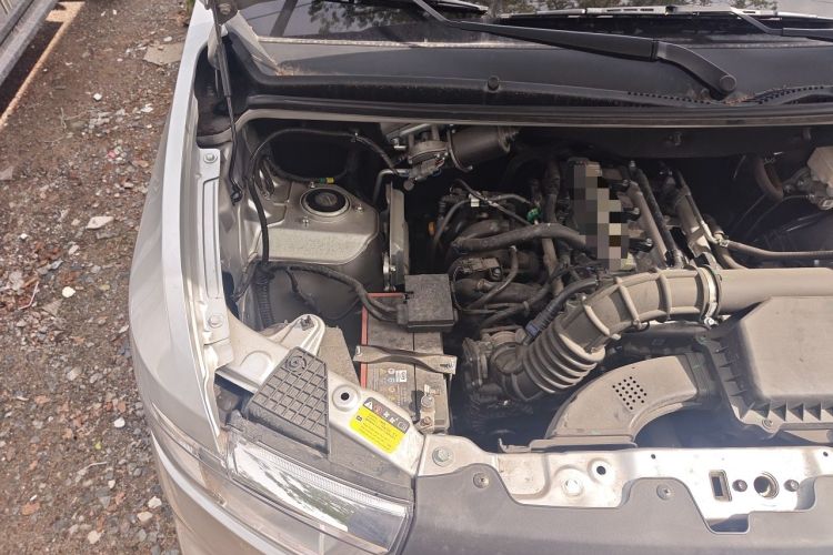 Used Wuling Hongguang V 2022 1.5L Jingqu Edition Electric-Assist LAR Engine Bay Right