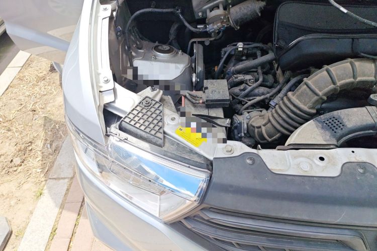 Used Wuling Hongguang V 2022 1.5L Jingqu Edition Electric-Assist LAR Engine Bay Right