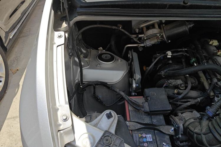 Used Wuling Hongguang V 2022 1.5L Enjoy Edition Electric-Powered LAR Engine Bay Right