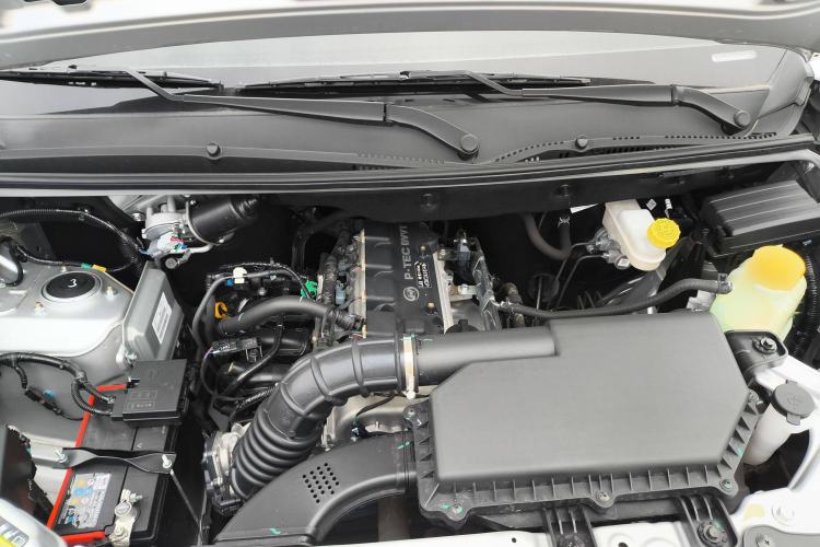 Used Wuling Hongguang V 2022 1.5L Jingqu Edition Electric-Assist LAR Engine Bay