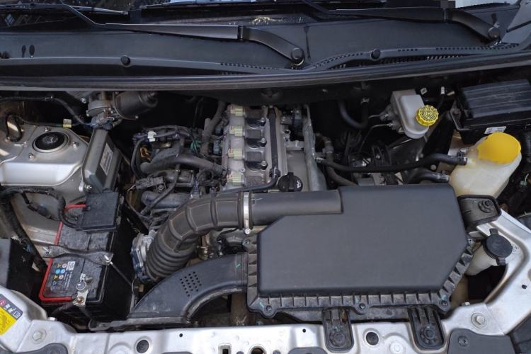 Used Wuling Hongguang V 2022 1.5L Jingqu Edition Electric-Assist LAR Engine Bay