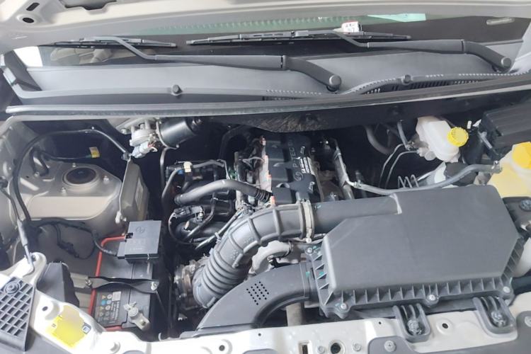 Used Wuling Hongguang V 2022 1.5L Jingqu Version Hydraulic Power Steering LAR Engine Bay