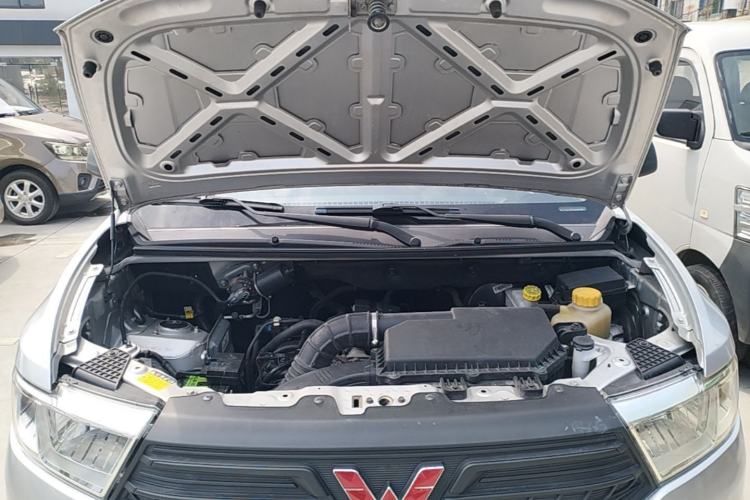 Used Wuling Hongguang V 2022 1.5L Jingqu Edition Electric-Assist LAR Engine Bay