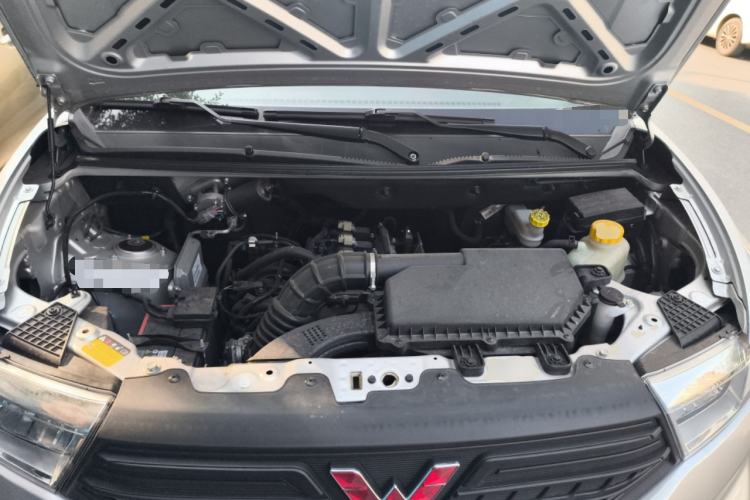 Used Wuling Hongguang V 2022 1.5L Jingqu Edition Electric-Assist LAR Engine Bay