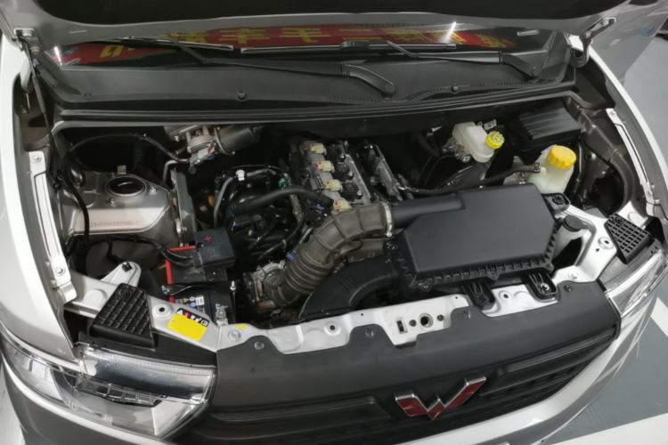 Used Wuling Hongguang V 2022 1.5L Jingqu Edition Electric-Assist LAR Engine Bay
