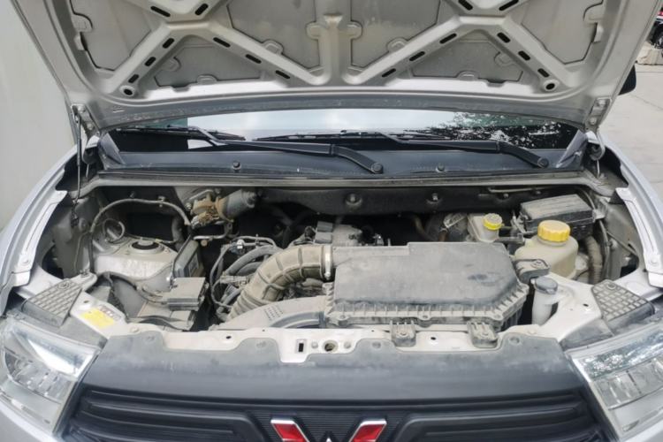 Used Wuling Hongguang V 2022 1.5L Jingqu Edition Electric-Assist LAR Engine Bay