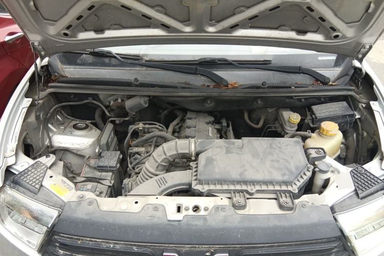 Used Wuling Hongguang V 2022 1.5L Jingqu Edition Electric-Assist LAR Engine Bay