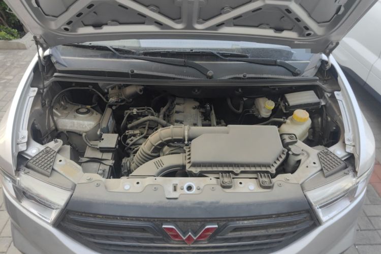 Used Wuling Hongguang V 2022 1.5L Jingqu Version Hydraulic Power Steering LAR Engine Bay