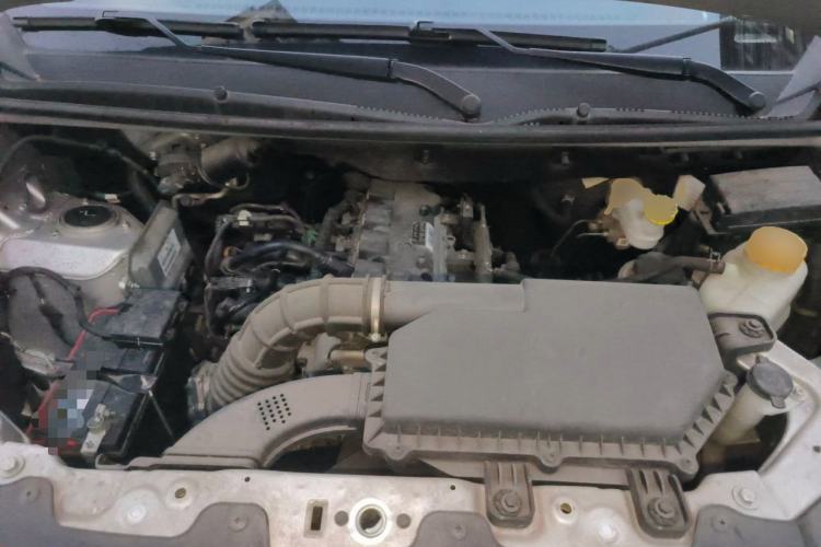 Used Wuling Hongguang V 2022 1.5L Jingqu Version Hydraulic Power Steering LAR Engine Bay