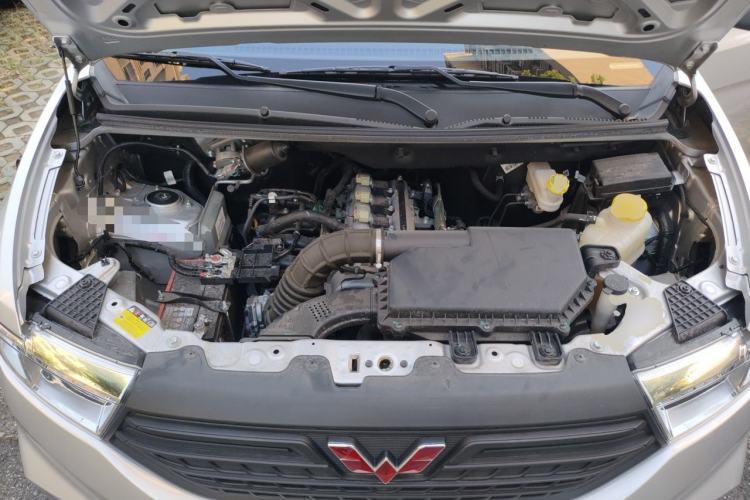 Used Wuling Hongguang V 2022 1.5L Jingqu Edition Electric-Assist LAR Engine Bay