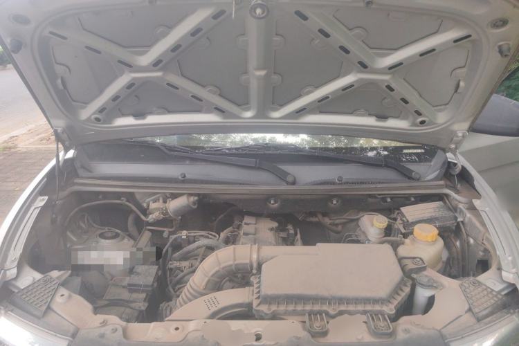 Used Wuling Hongguang V 2022 1.5L Jingqu Edition Enclosed-Window Vehicle with Hydraulic Power Steering LAR Engine Bay