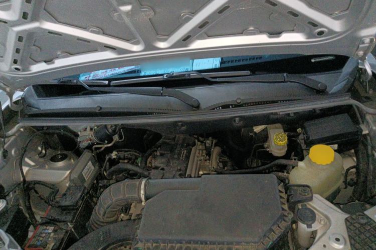 Used Wuling Hongguang V 2022 1.5L Jingqu Edition Electric-Assist LAR Engine Bay