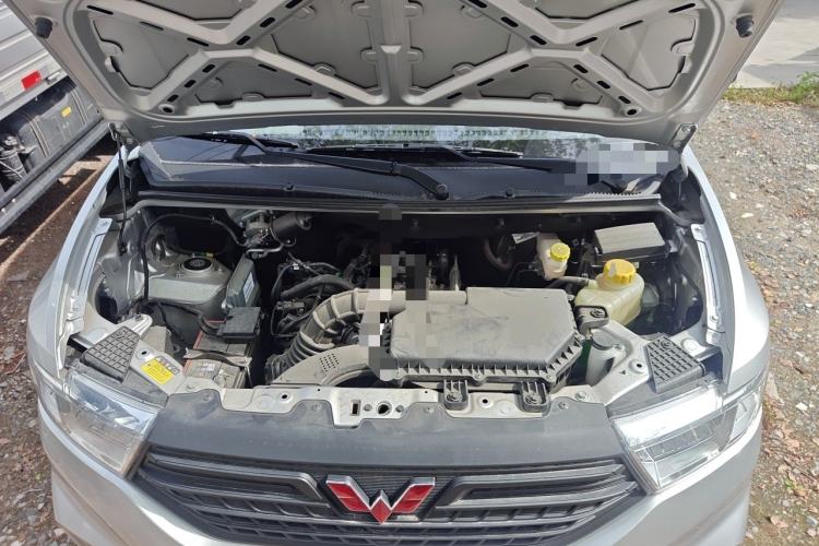 Used Wuling Hongguang V 2022 1.5L Jingqu Edition Electric-Assist LAR Engine Bay