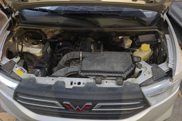 Used Wuling Hongguang V 2022 1.5L Enjoy Edition Hydraulic Power Steering LAR Engine Bay
