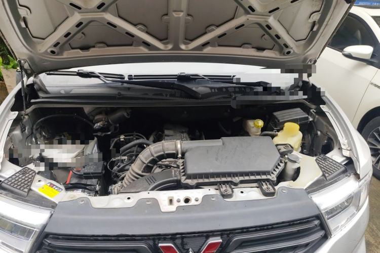Used Wuling Hongguang V 2022 1.5L Jingqu Version Hydraulic Power Steering LAR Engine Bay