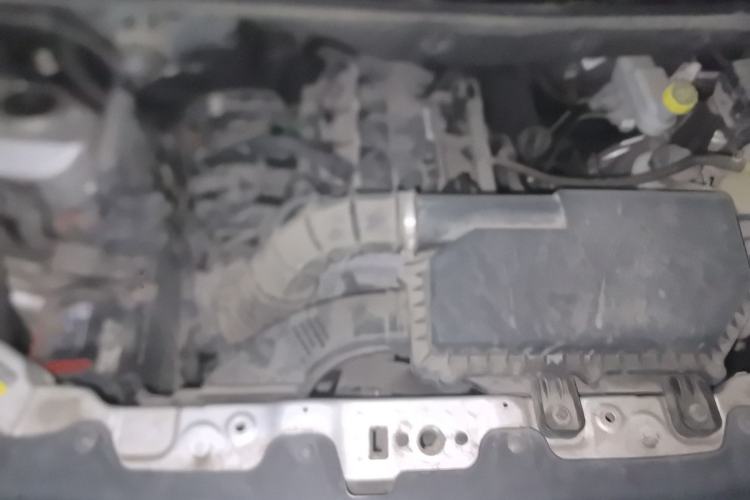 Used Wuling Hongguang V 2022 1.5L Jingqu Version Hydraulic Power Steering LAR Engine Bay
