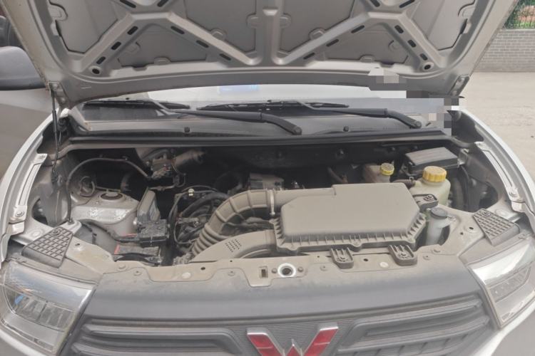 Used Wuling Hongguang V 2022 1.5L Jingqu Edition Electric-Assist LAR Engine Bay
