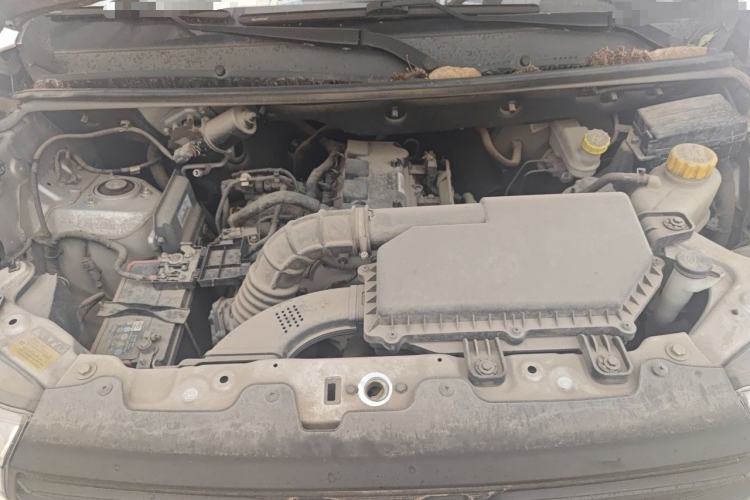 Used Wuling Hongguang V 2022 1.5L Jingqu Version Hydraulic Power Steering LAR Engine Bay