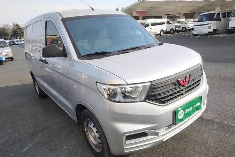 Used Wuling Hongguang V 2022 1.5L Jingqu Edition Enclosed-Window Vehicle with Hydraulic Power Steering LAR Exterior 1