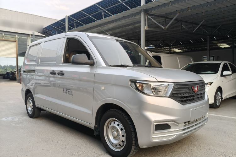 Used Wuling Hongguang V 2022 1.5L Jingqu Edition Enclosed-Window Vehicle with Hydraulic Power Steering LAR Exterior 1