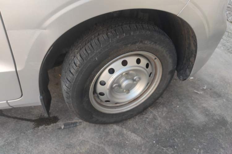 Used Wuling Hongguang V 2022 1.5L Jingqu Version Hydraulic Power Steering LAR Exterior 1