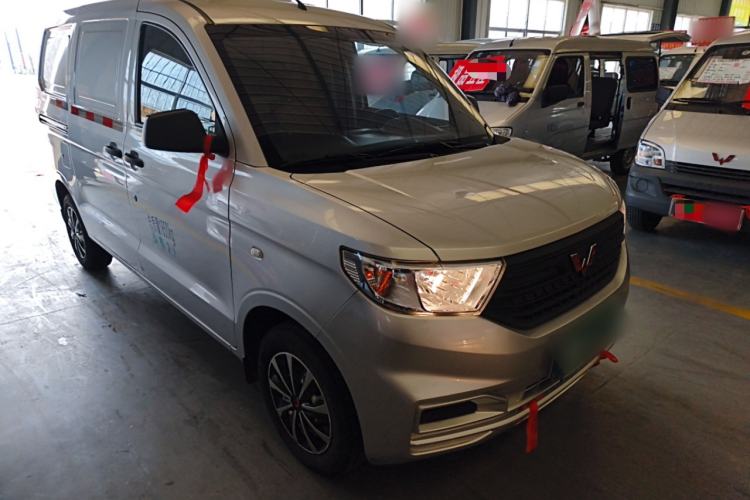Used Wuling Hongguang V 2022 1.5L Jingqu Edition Enclosed-Window Vehicle with Hydraulic Power Steering LAR Exterior 1