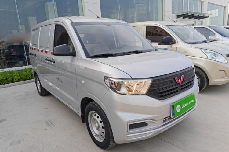 Used Wuling Hongguang V 2022 1.5L Jingqu Edition Enclosed-Window Vehicle with Hydraulic Power Steering LAR Exterior 1