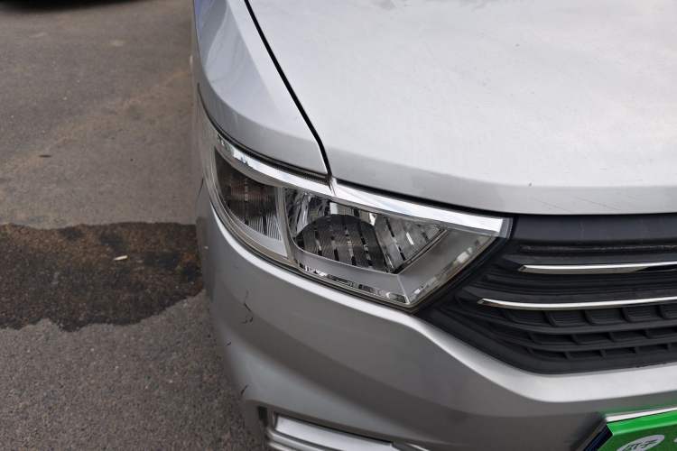 Used Wuling Hongguang V 2022 1.5L Enjoy Edition Electric-Powered LAR Exterior 1