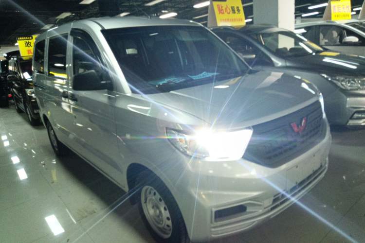 Used Wuling Hongguang V 2022 1.5L Jingqu Edition Electric-Assist LAR Exterior 1