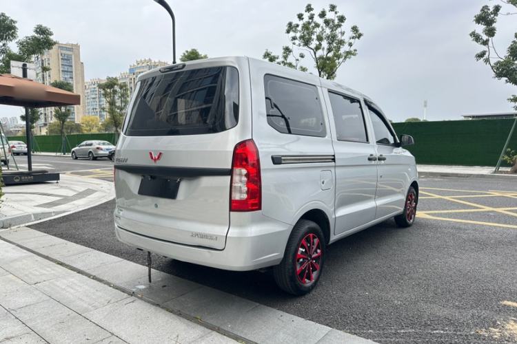 Used Wuling Hongguang V 2022 1.5L Jingqu Edition Electric-Assist LAR Exterior 2